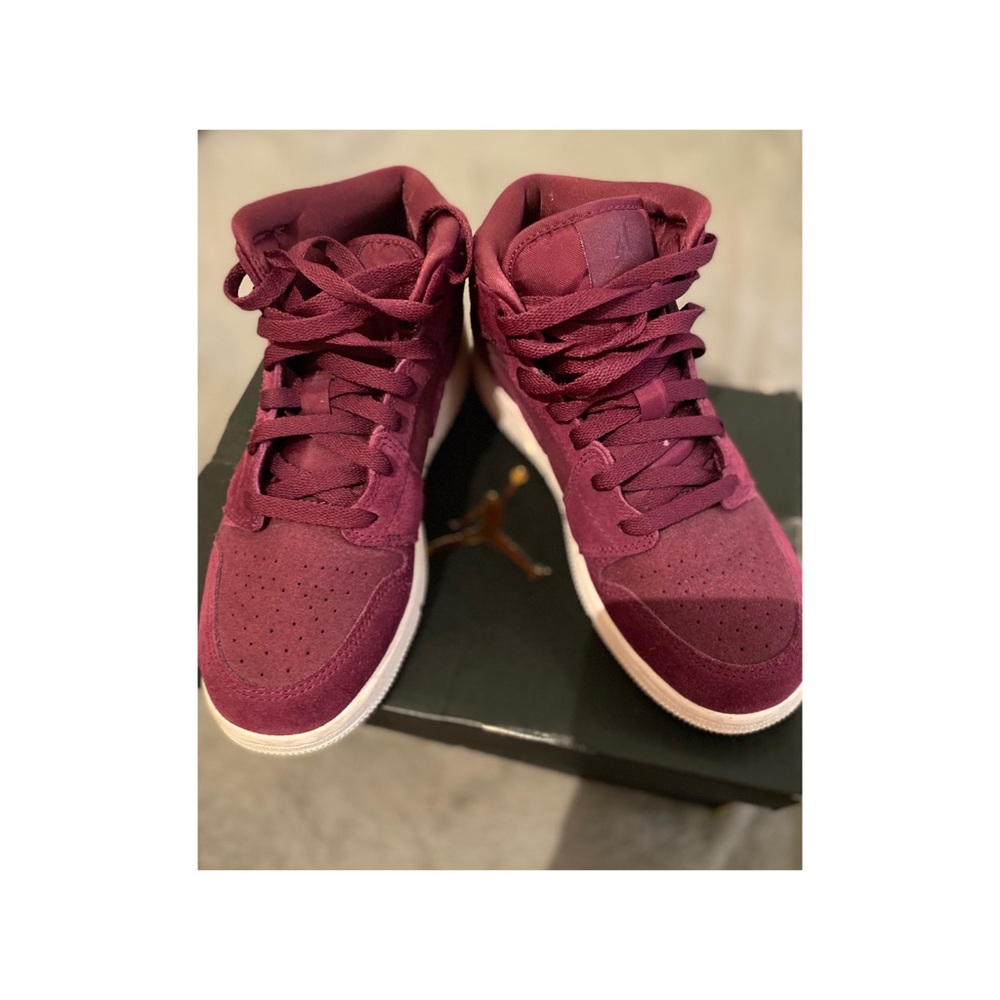 Air Jordan Retro 1 Burgundy/white